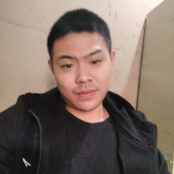 长情小伙的照片