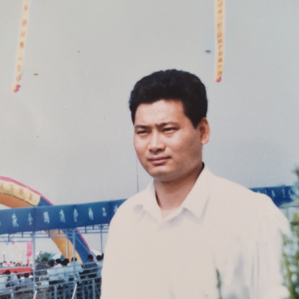 韶华活泼的照片