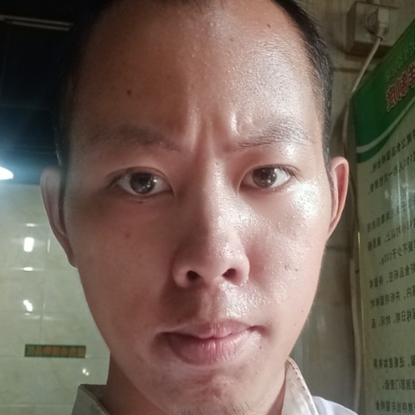 小甜瓜深拥舒心的照片