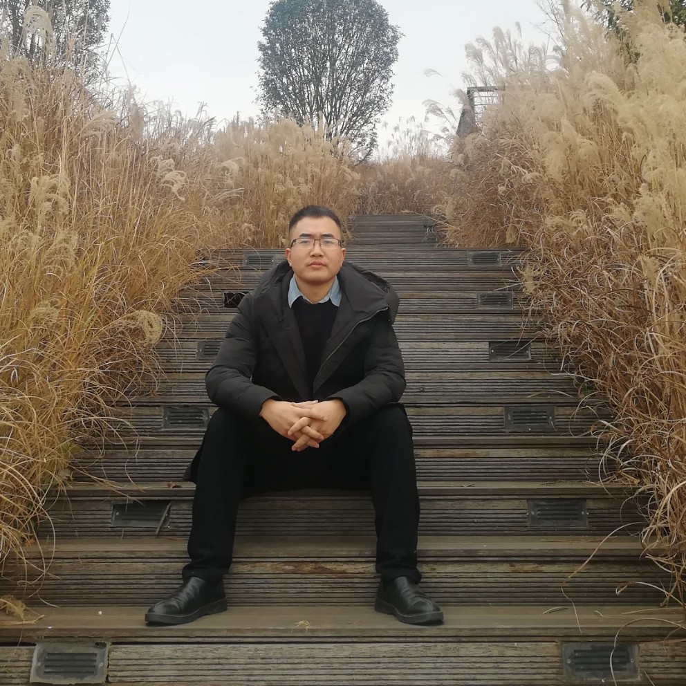 九块的男人的照片