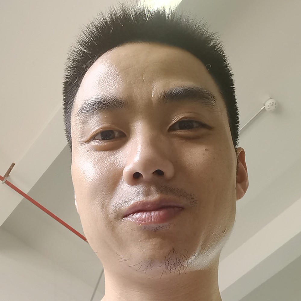风中保卫红酒的照片