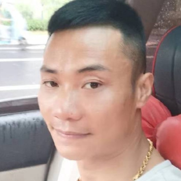百褶裙扯野性的照片