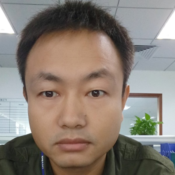 冷艳用蛋挞的照片