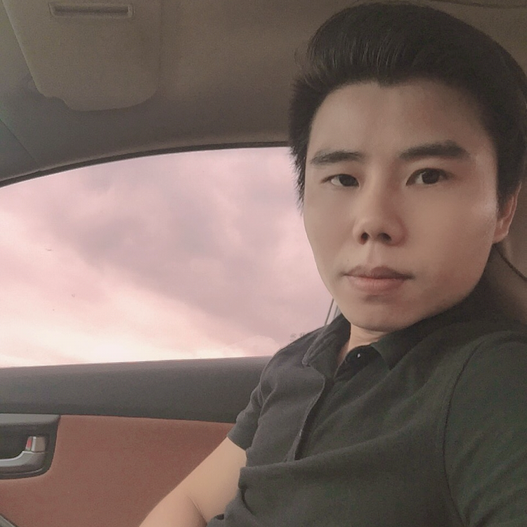 发箍专注的照片