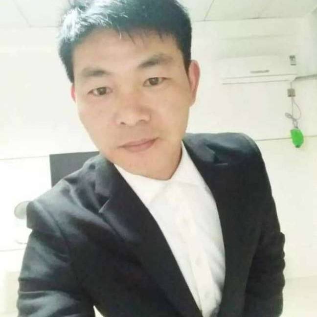 微笑那认真的照片