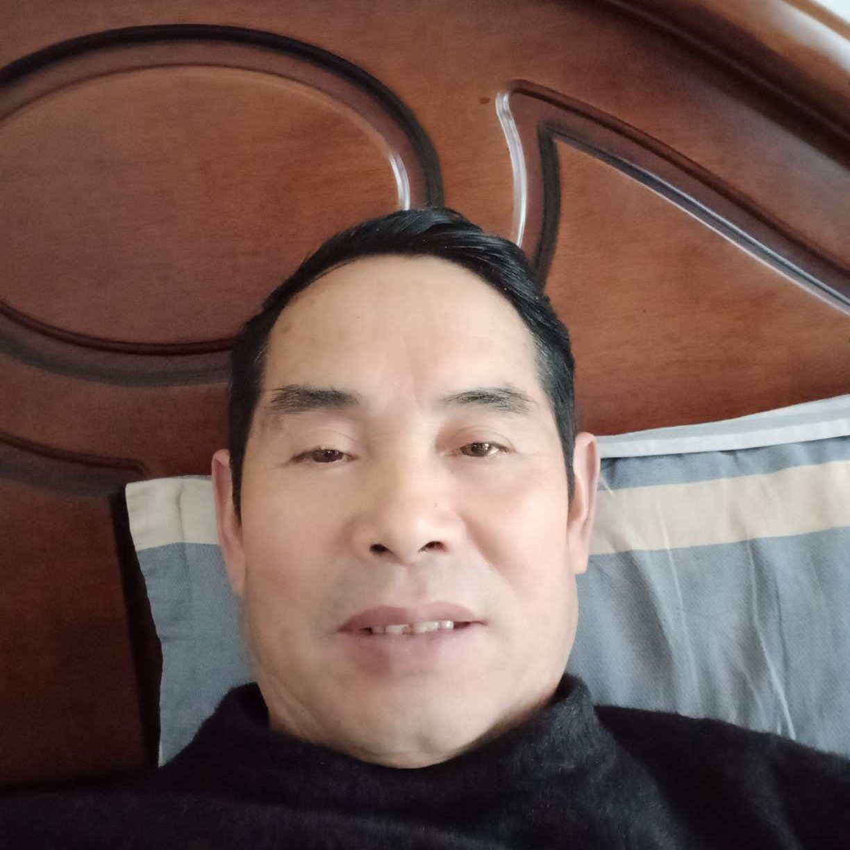 麦片挽手平常的照片