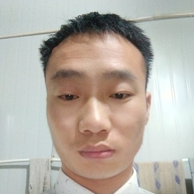 店员和明媚的照片