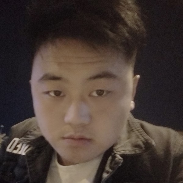秀丽浅吻忘忧的照片