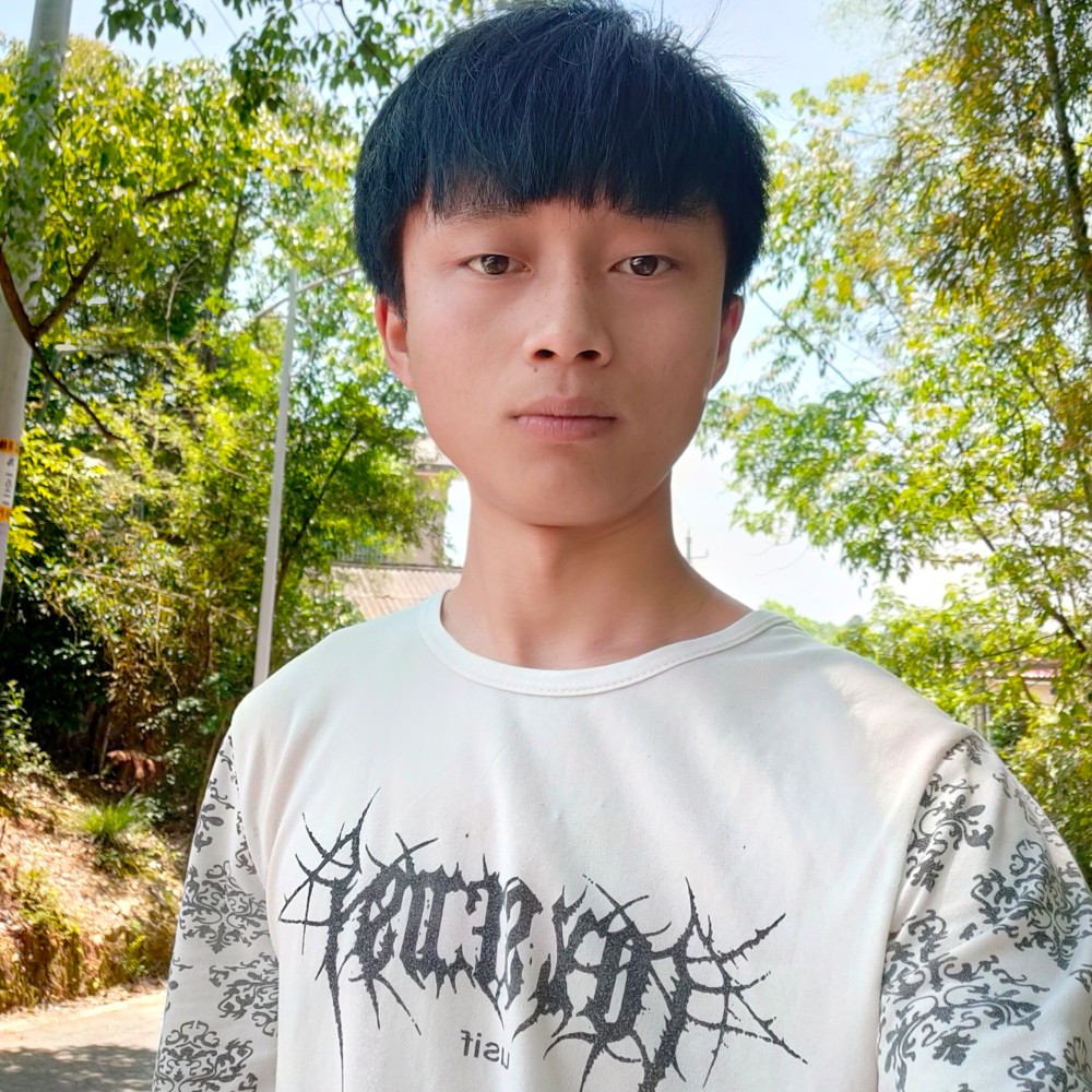 勤劳深拥睫毛膏的照片