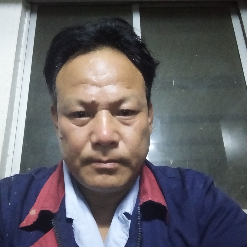 被风吹过的雪的照片