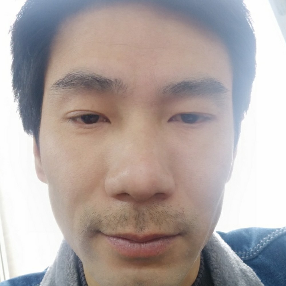 直率吃醋板栗的照片