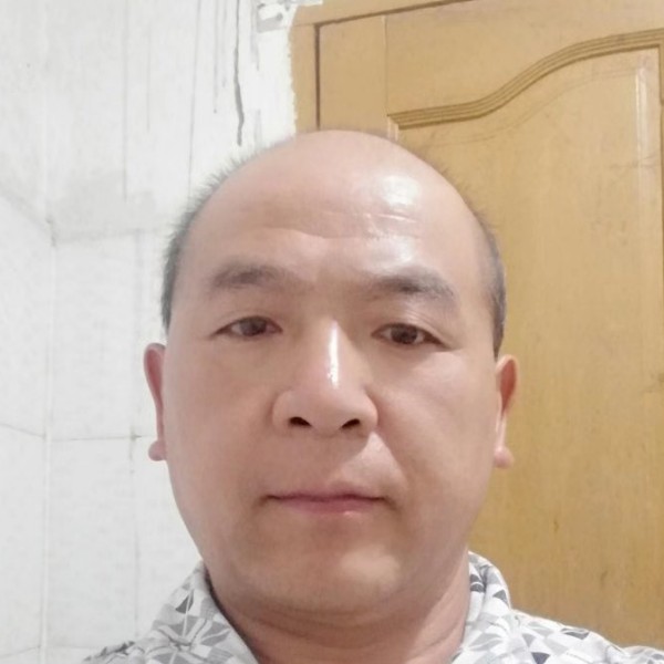 我只想找个情人陪的照片