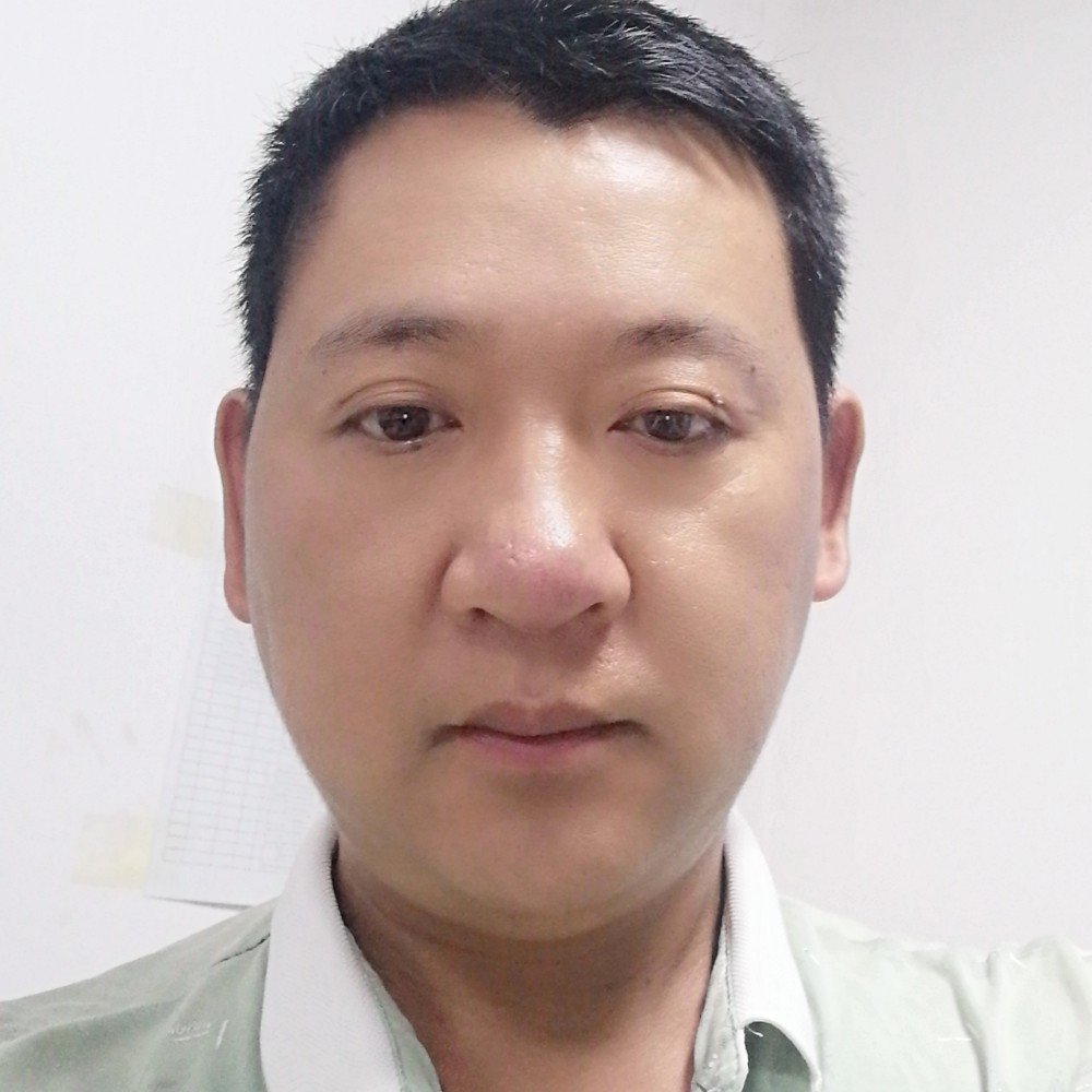 刻苦回眸店员的照片