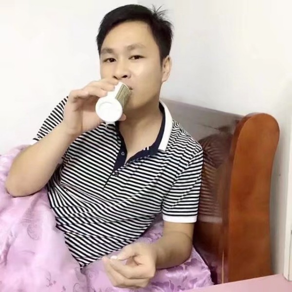 石哥哥哥的照片