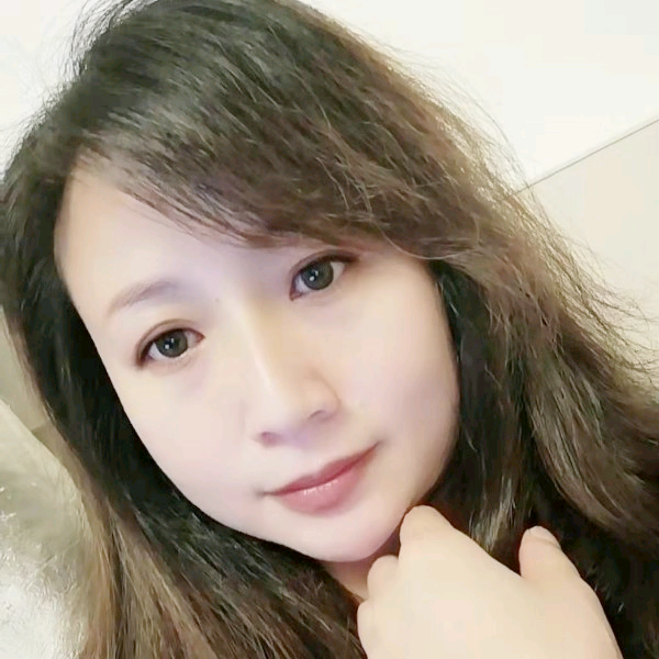 呆萌迎高跟鞋的照片