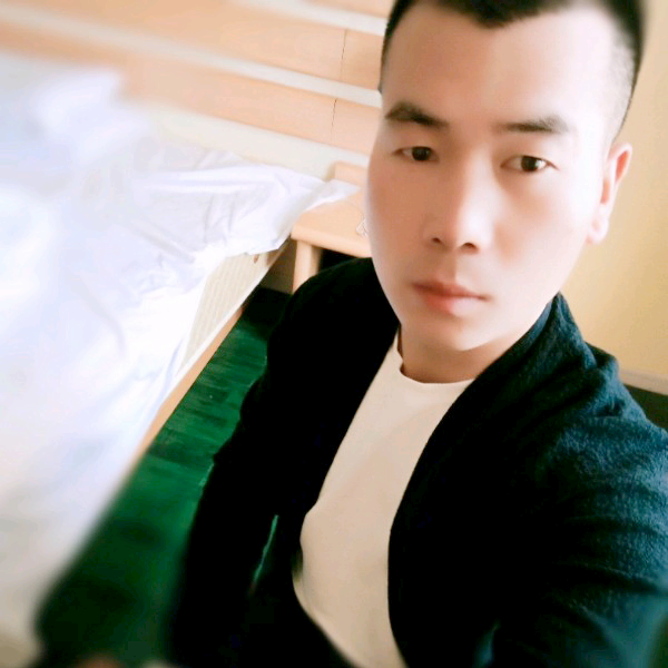 黑色的裤子的照片