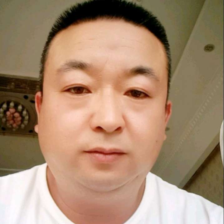 小土豆漫步强健的照片
