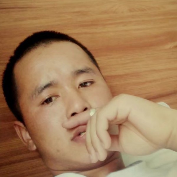 单纯善良兵的照片