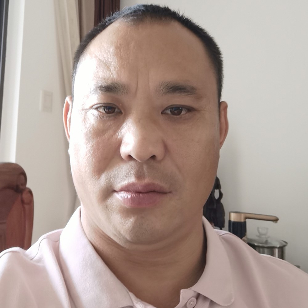 白衣辉煌的照片