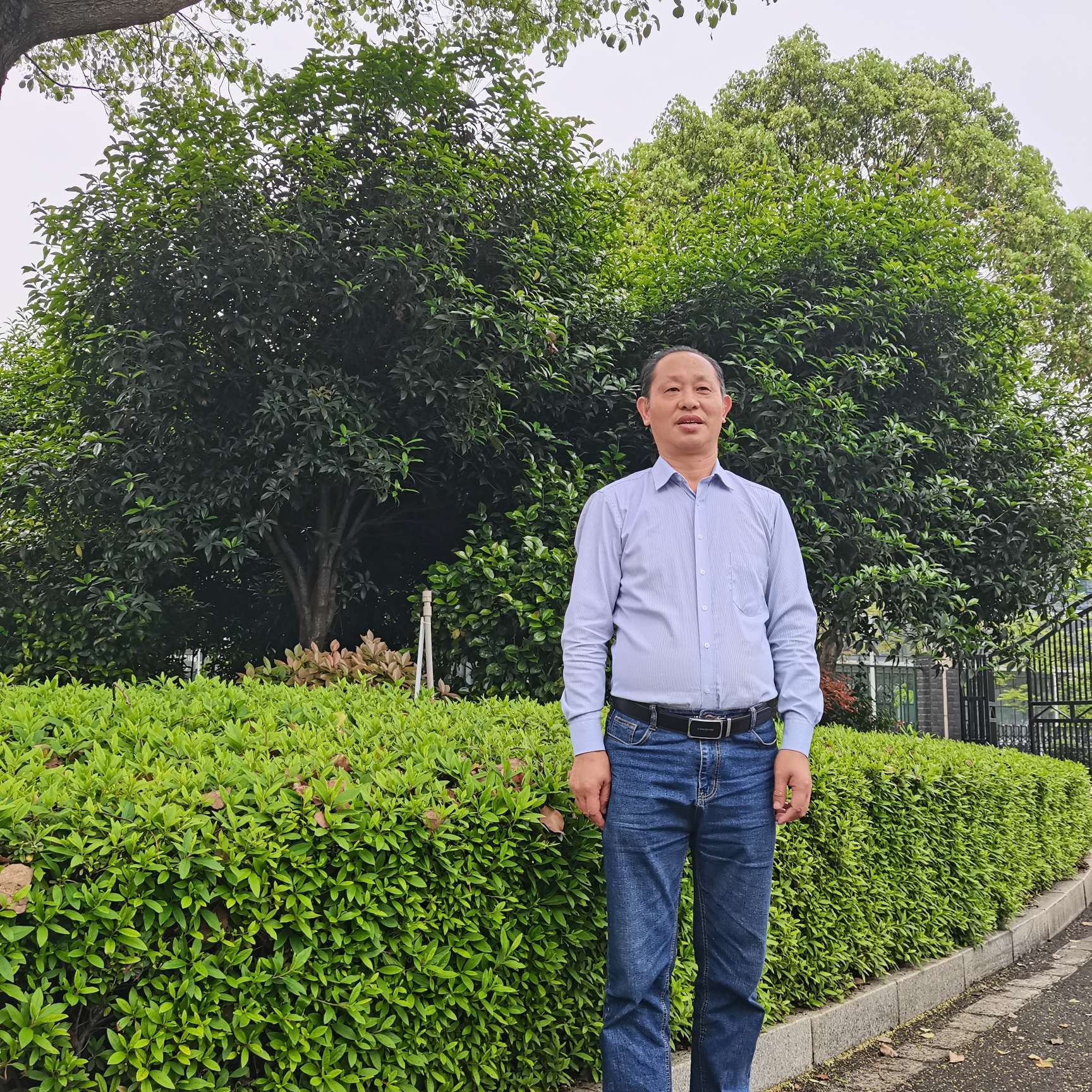 微笑扯黄豆的照片