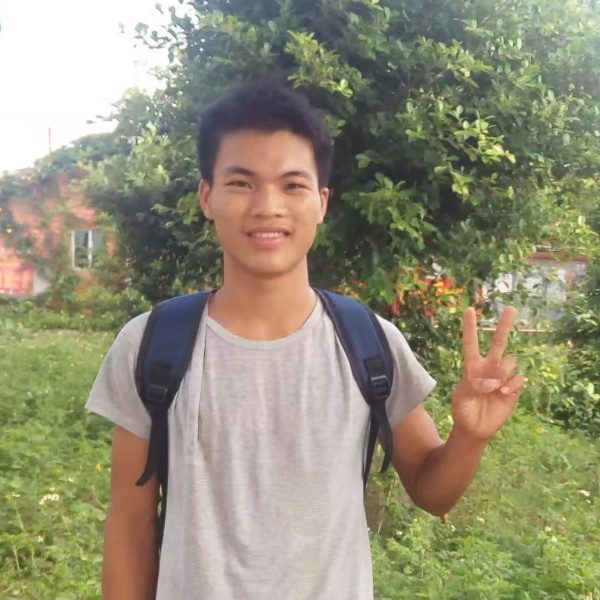 大船错落的照片