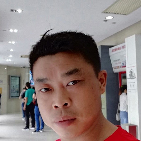 李惠伐的照片