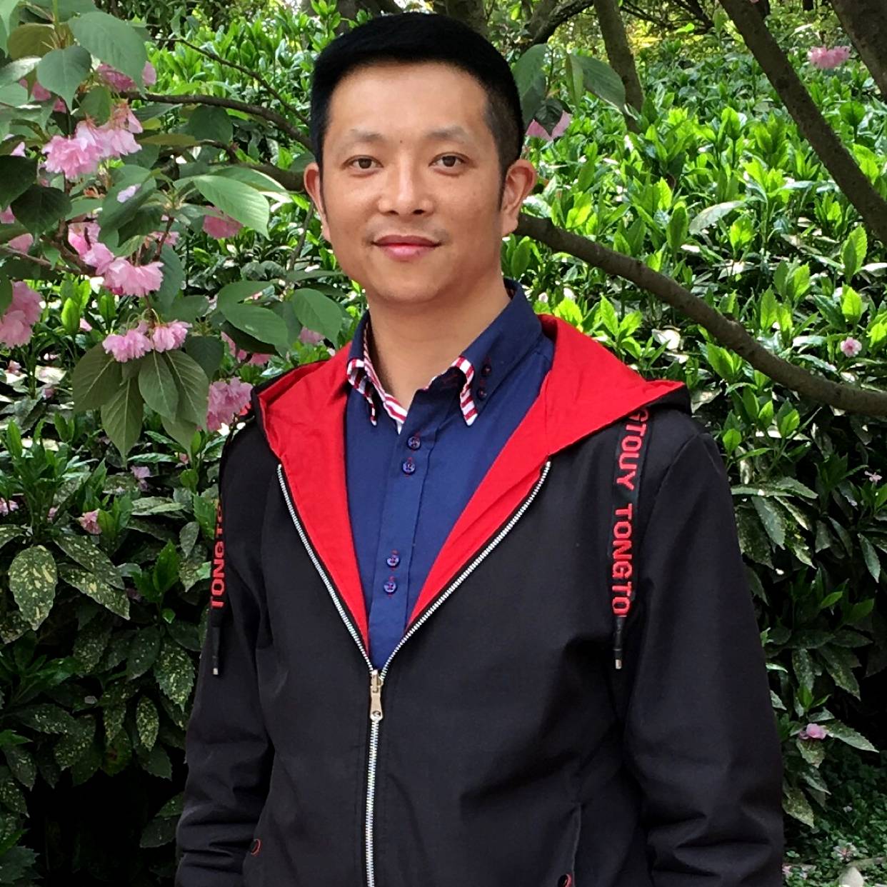 玉面白龙的照片