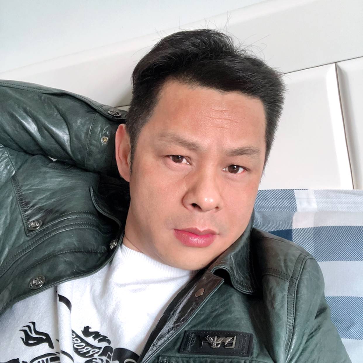 小刺猬多么缠绵的照片