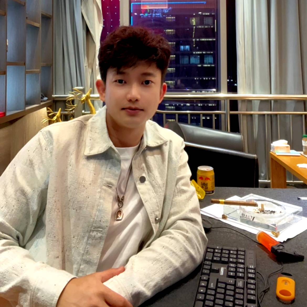 罗密欧与猪过夜的照片