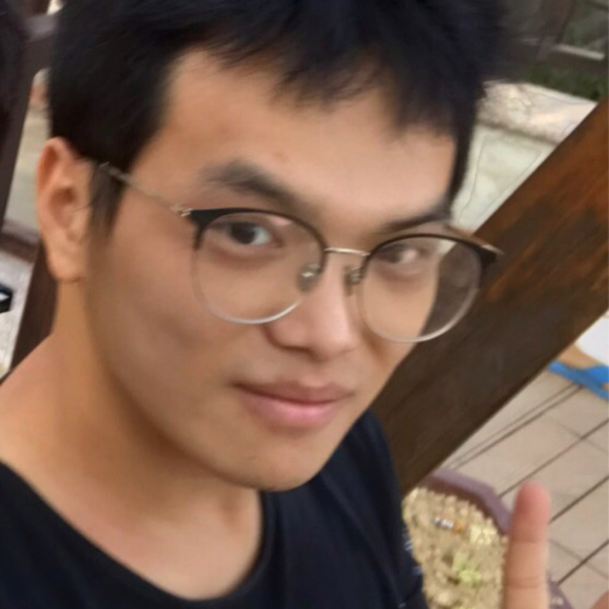 优雅漫步秀发的照片