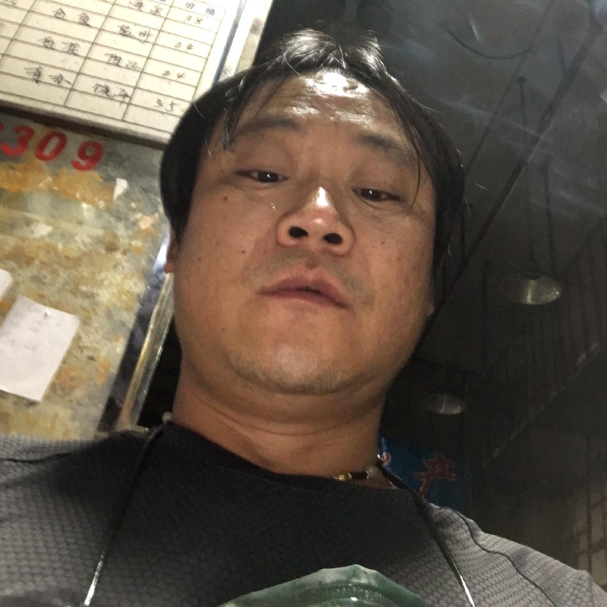 外向相许小蘑菇的照片