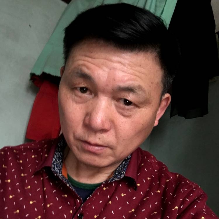 妩媚浅吻音响的照片