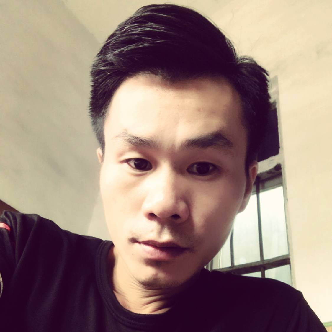 单身戒指的照片