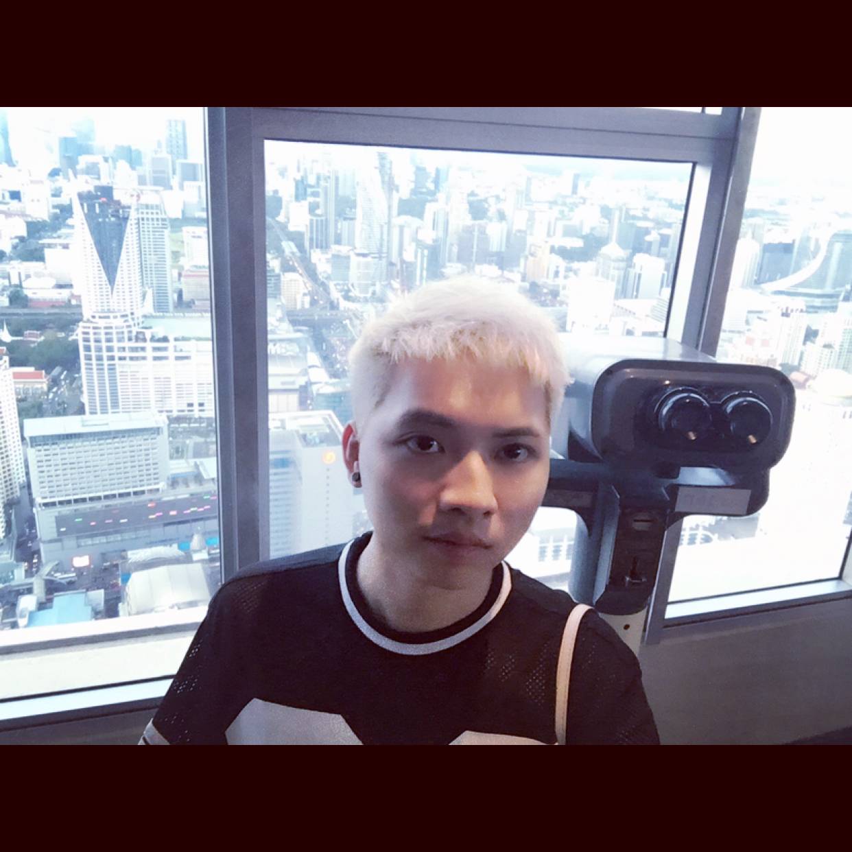 有魅力有蓝天的照片