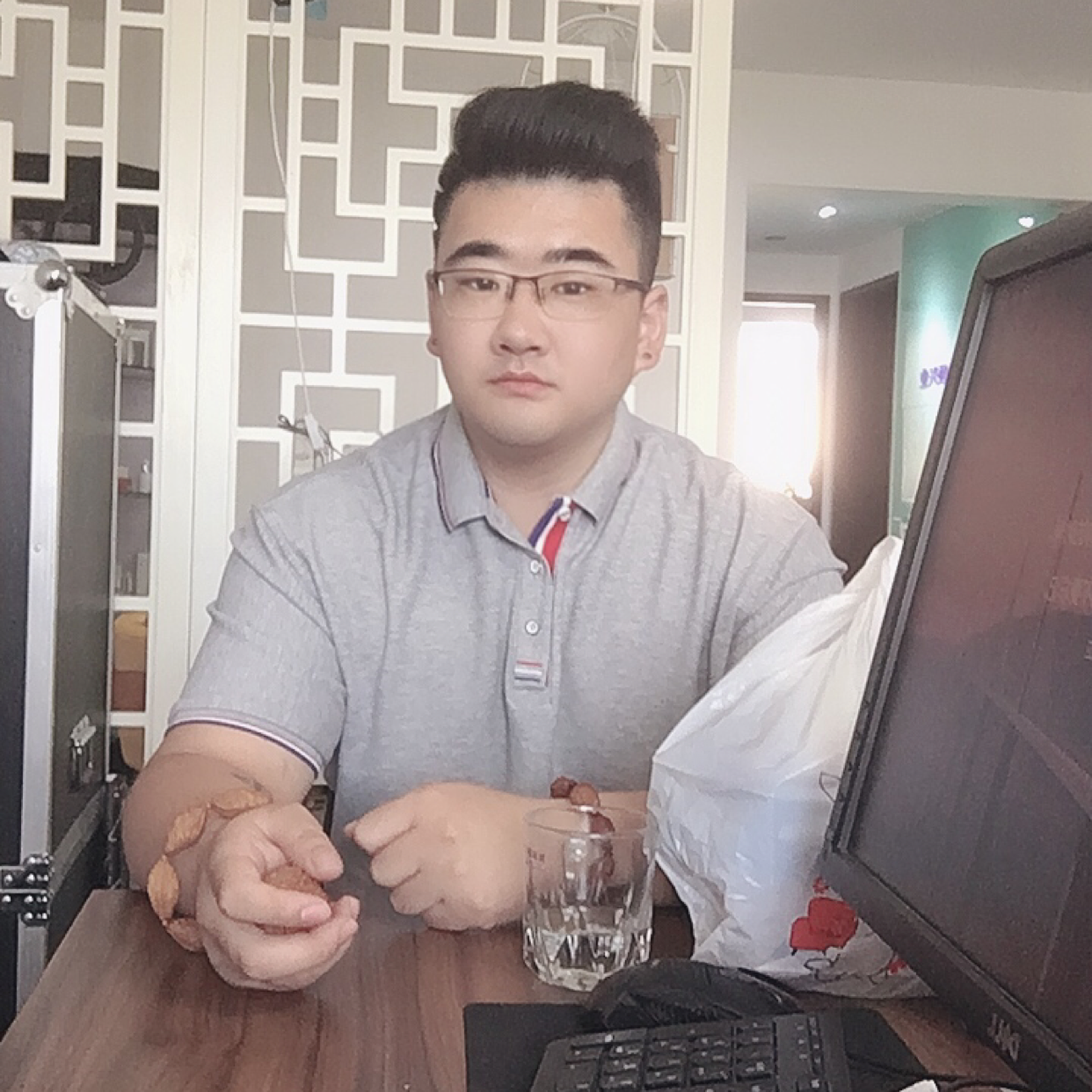 一屋一人一只喵的照片