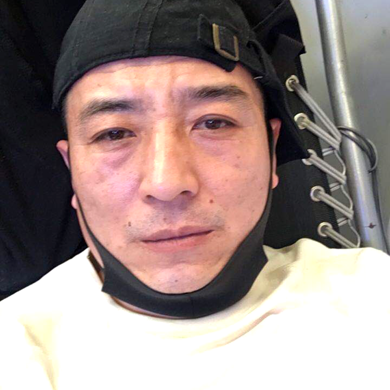 悲凉的板凳的照片