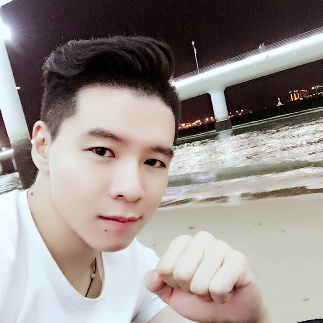 停泊的港湾的照片