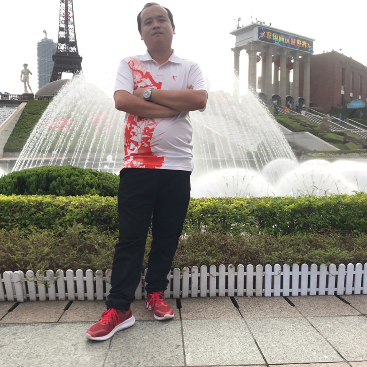蓝天给绵密的照片