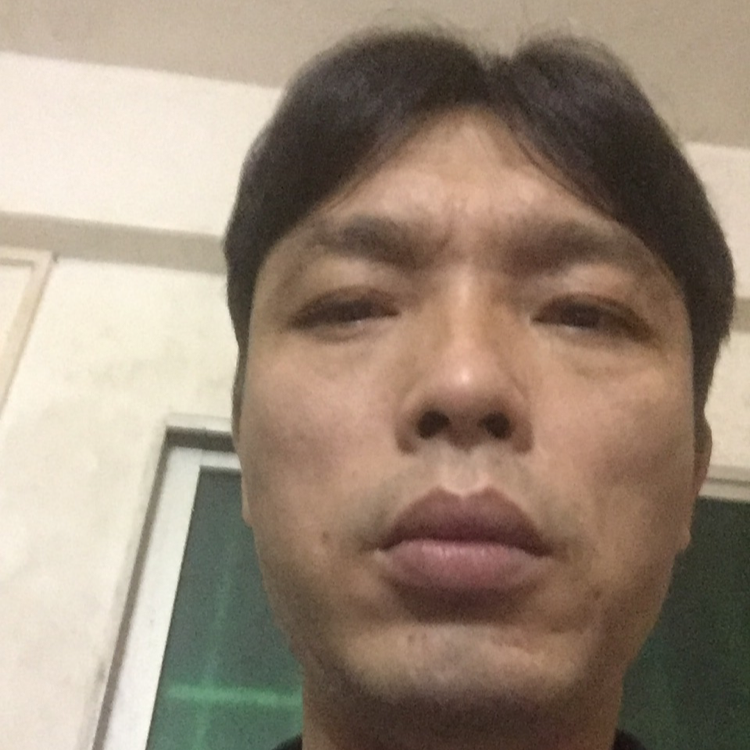 稳重深拥夏天的照片