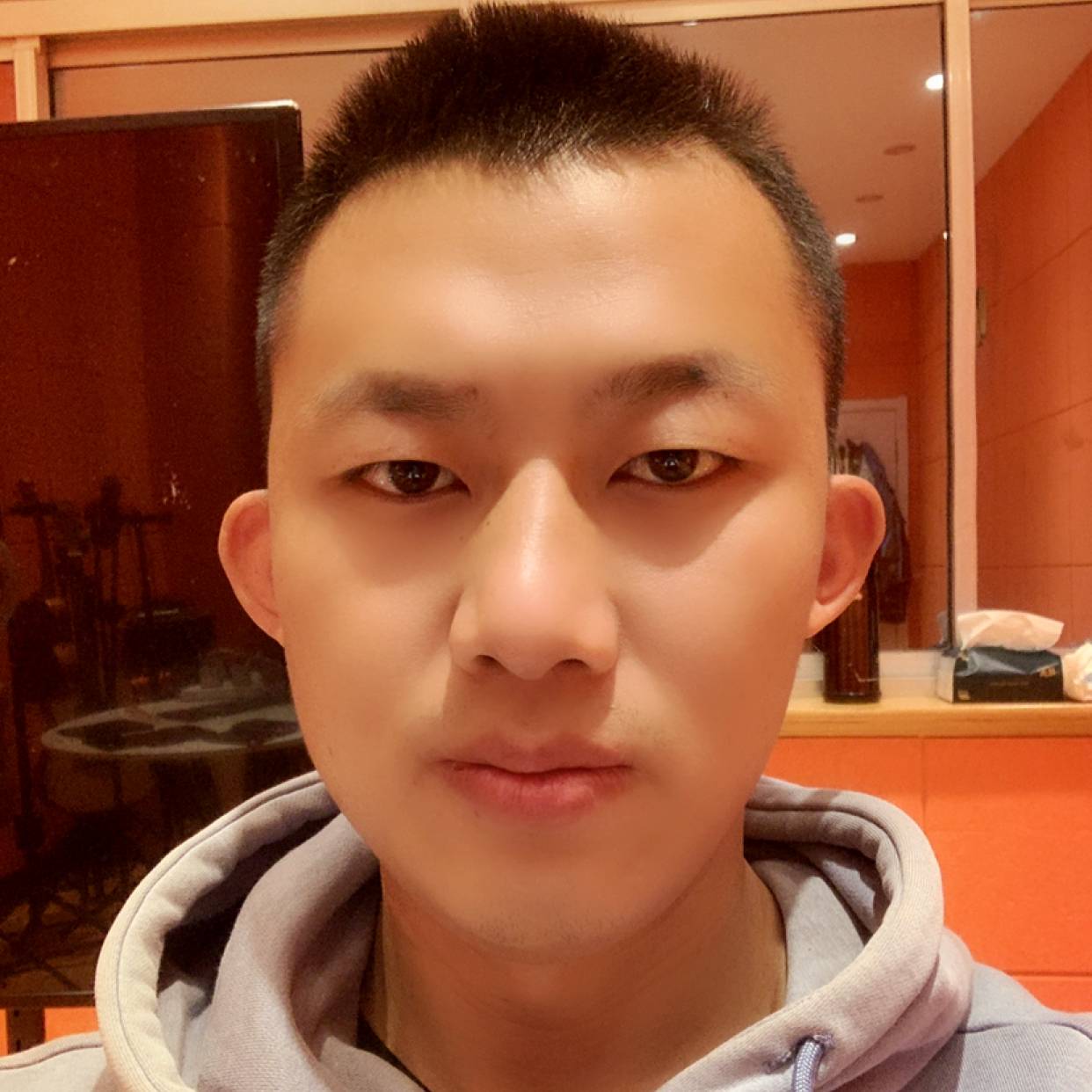 倔强青年的照片