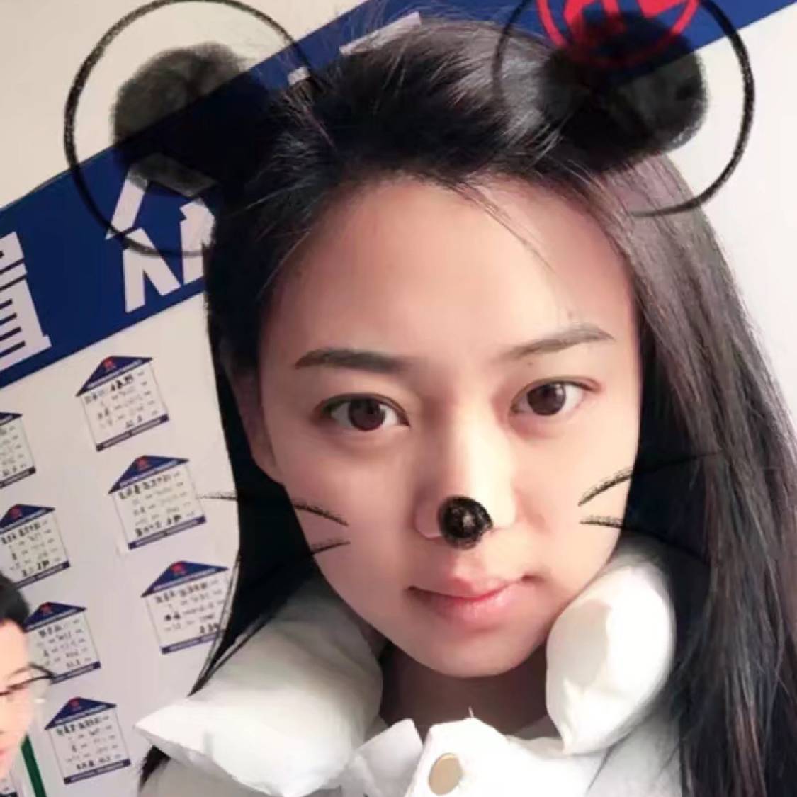 保温杯深拥感动的照片