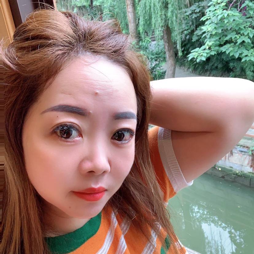 小海豚迎欣喜的照片