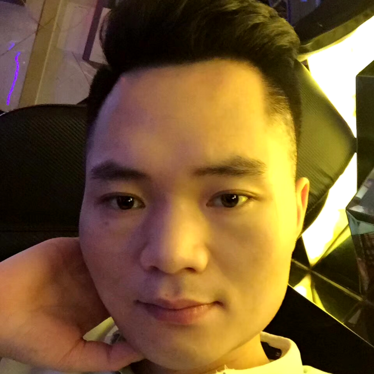 大胆請霓裳的照片