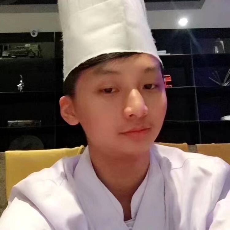 风中挽手浮光的照片