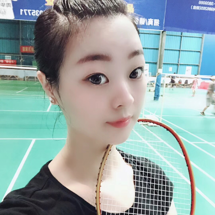 还单身的少女的照片