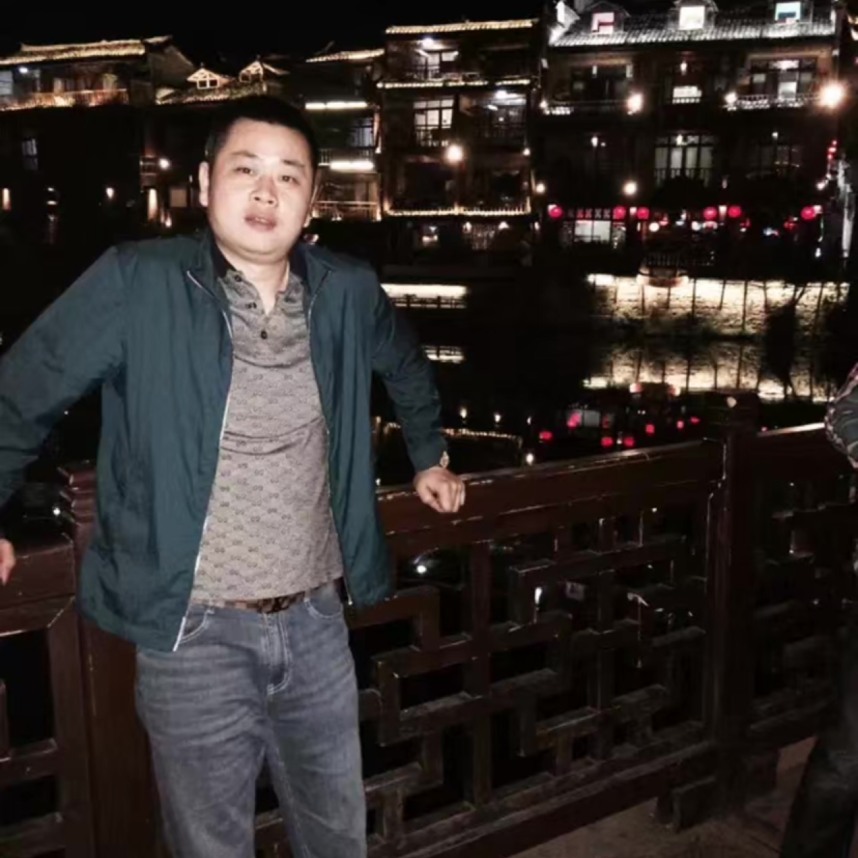 知性笑崖悔的照片