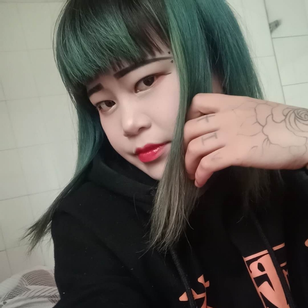 畅快打台灯的照片