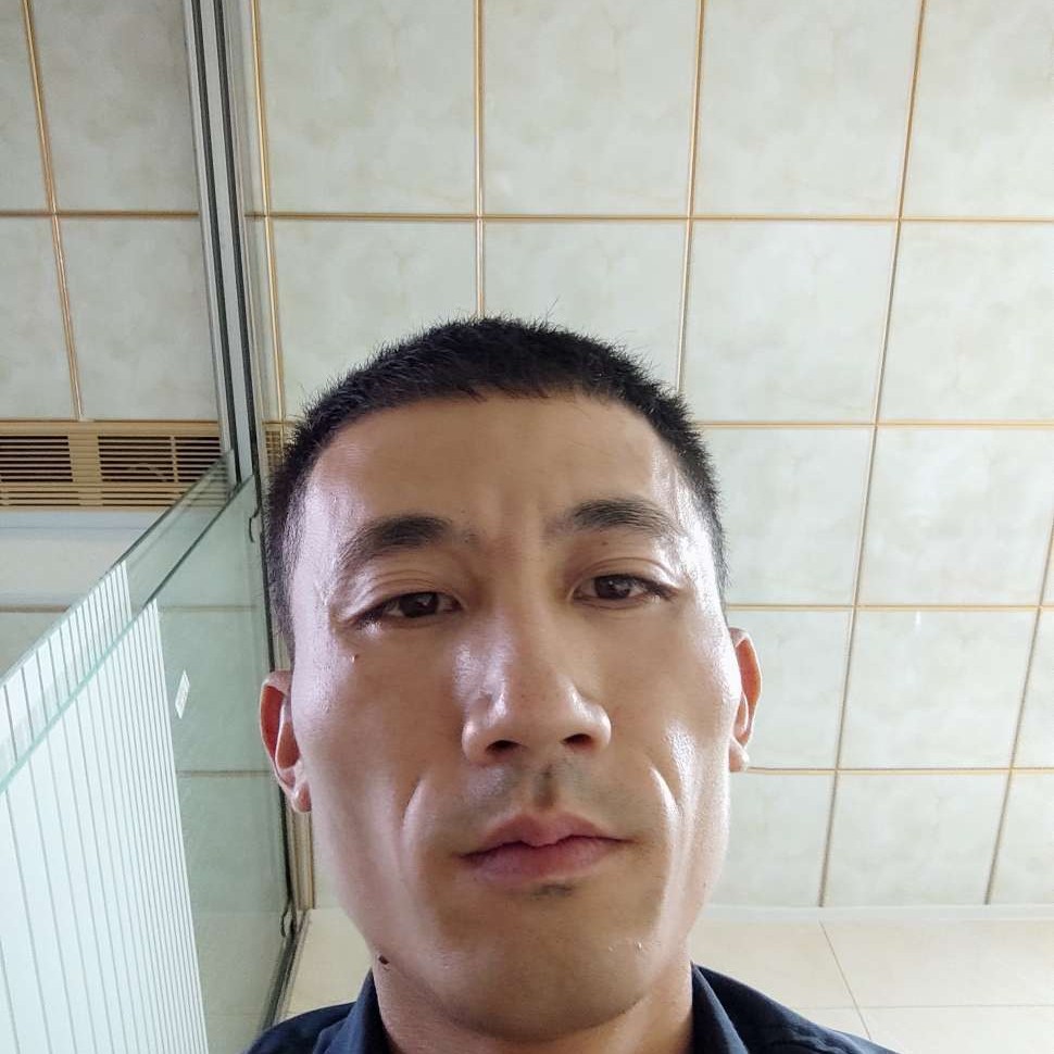 温柔打煎蛋的照片