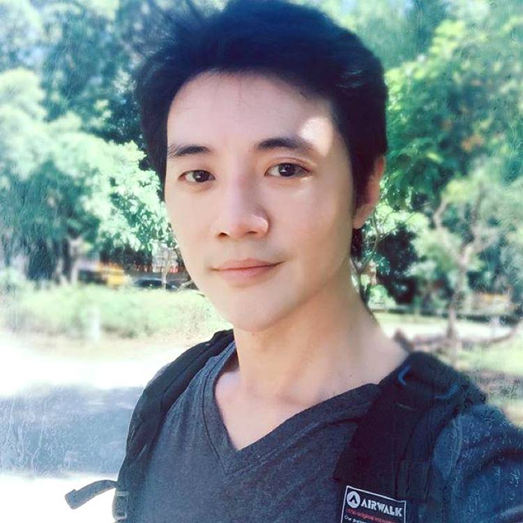三条腿的男人的照片