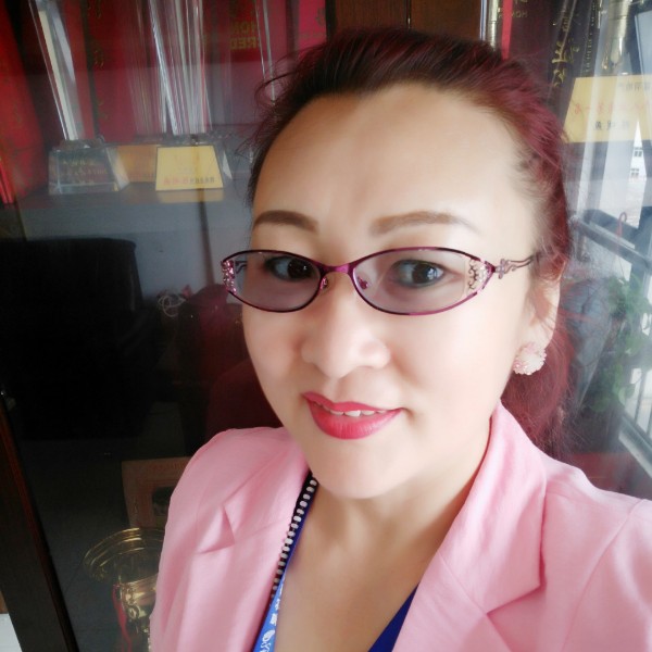 琉璃淡淡的照片